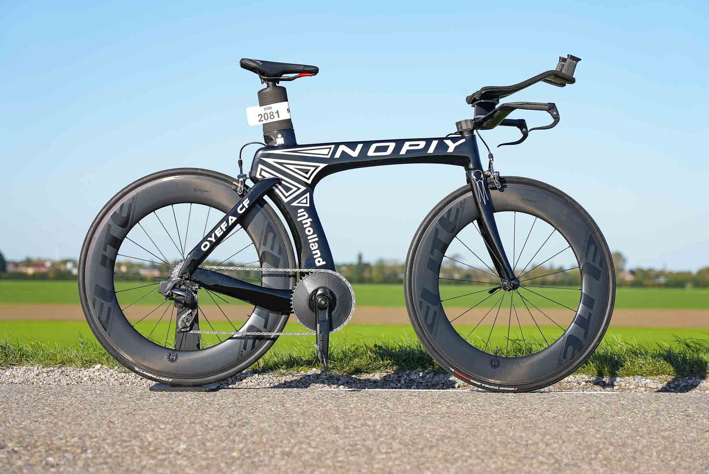 NOPIY Aeronamiq CarbonTri